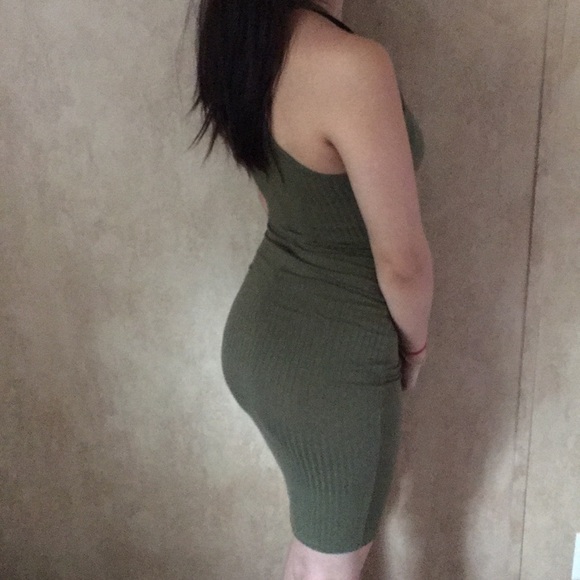 Dress - Picture 3 of 3